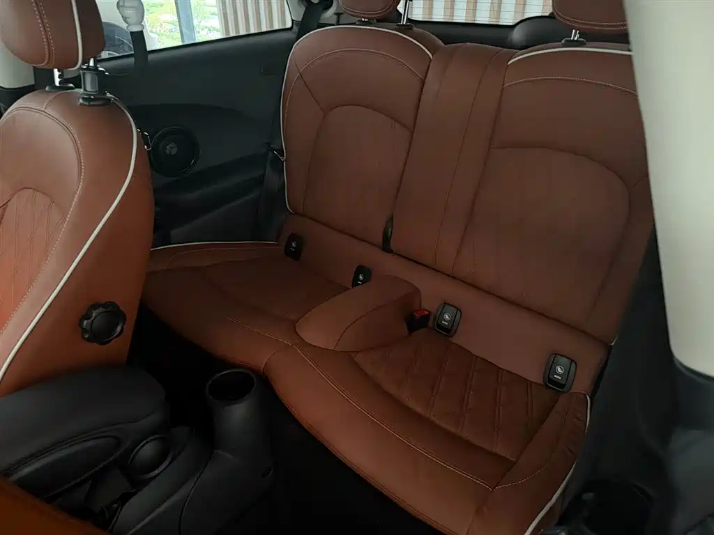 MINI Facelift 2.0 T COOPER S Artist