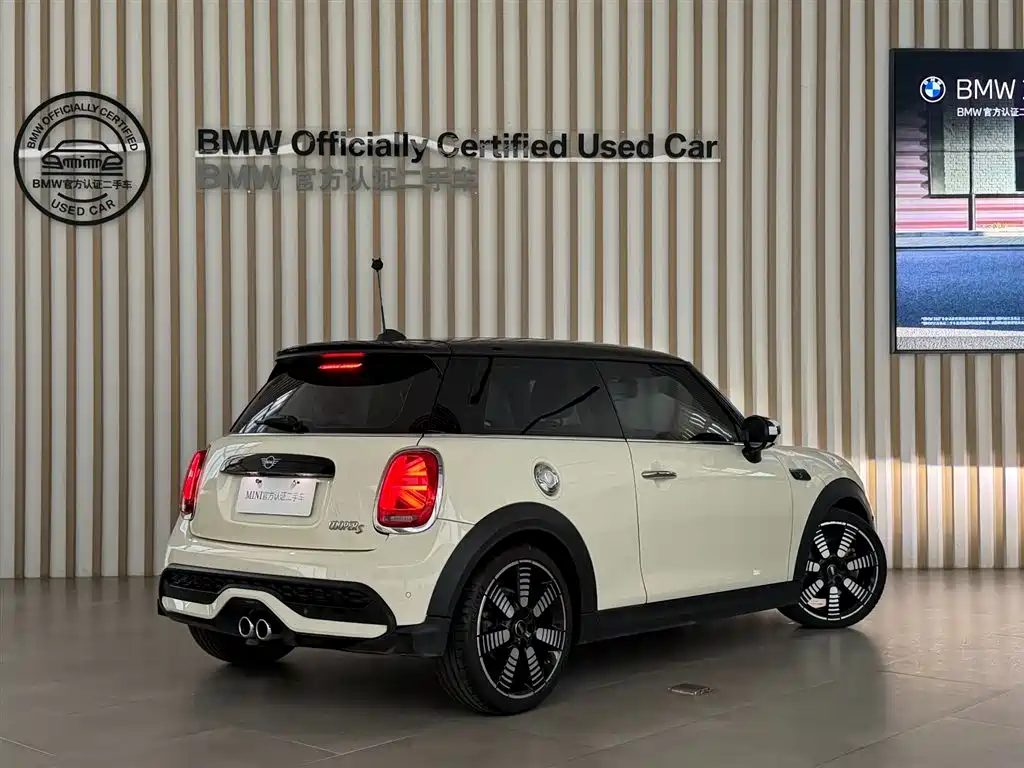 MINI Facelift 2.0 T COOPER S Artist