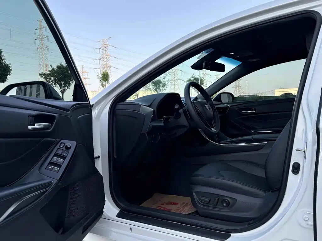 Avalon 2.5 L Luxury