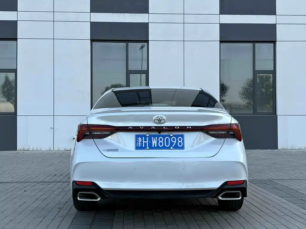 Avalon 2.5 L Luxury