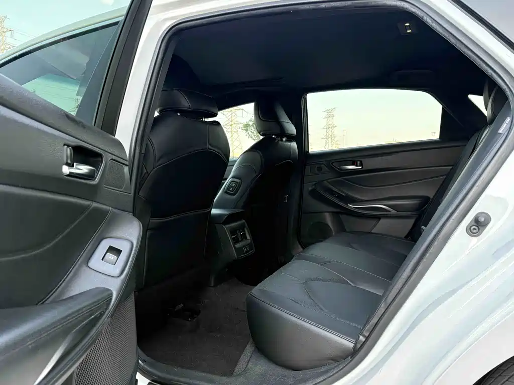 Avalon 2.5 L Luxury