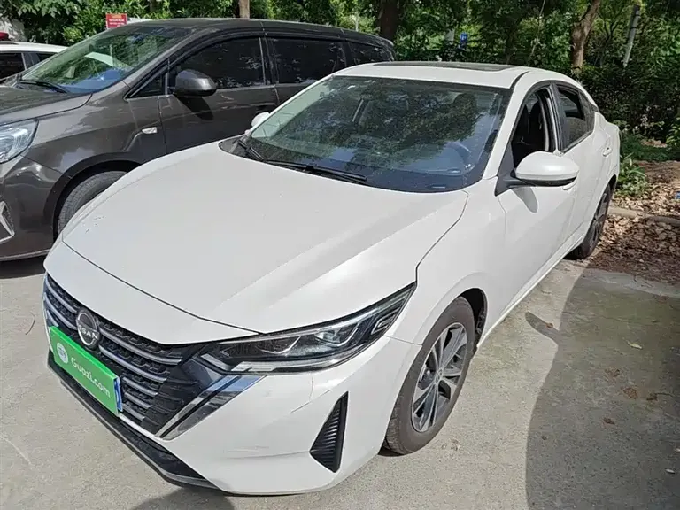 Nissan Sylphy 1.6 L CVT Joy