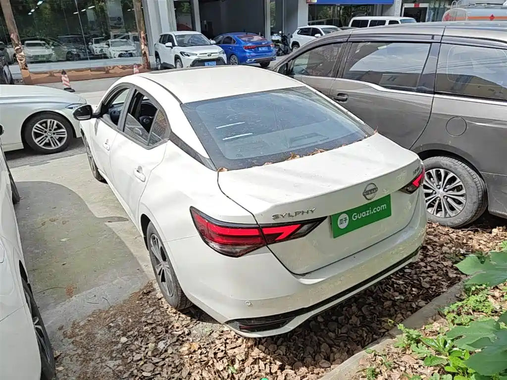 Sylphy 1.6 L CVT Joy