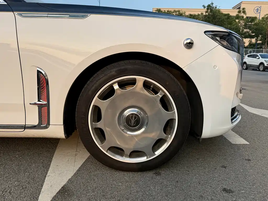 Hongqi H9 Facelift 2.0 T Connected Flagship
