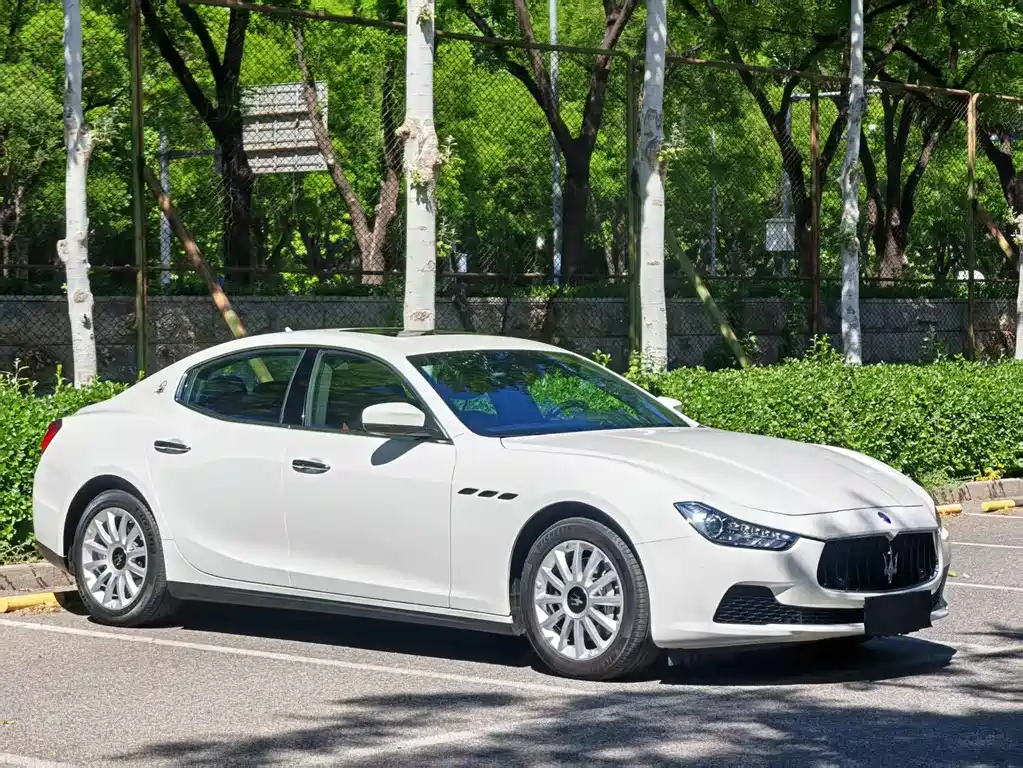 Ghibli 3.0 T Standard