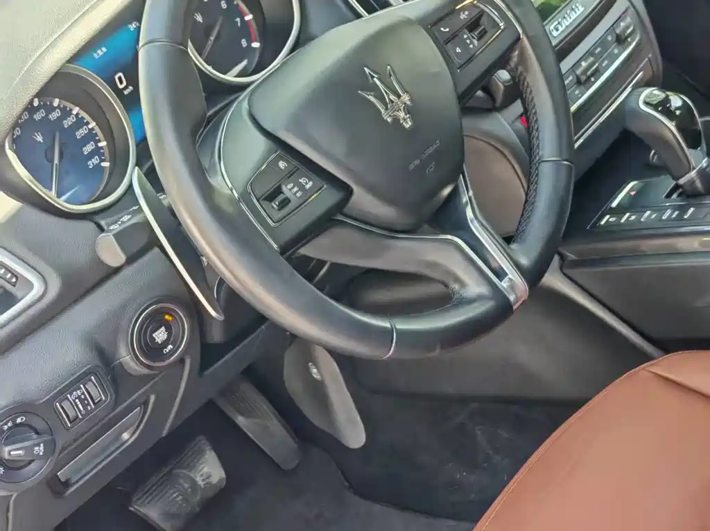 Ghibli 3.0 T Standard