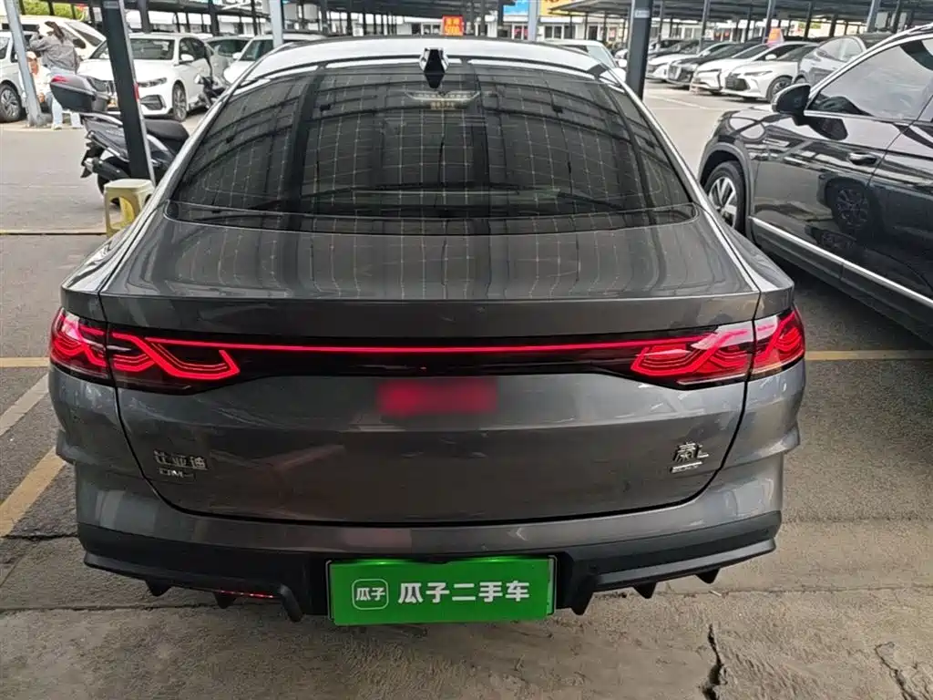 Qin L DM-i Smart Drive 80 KM Leading