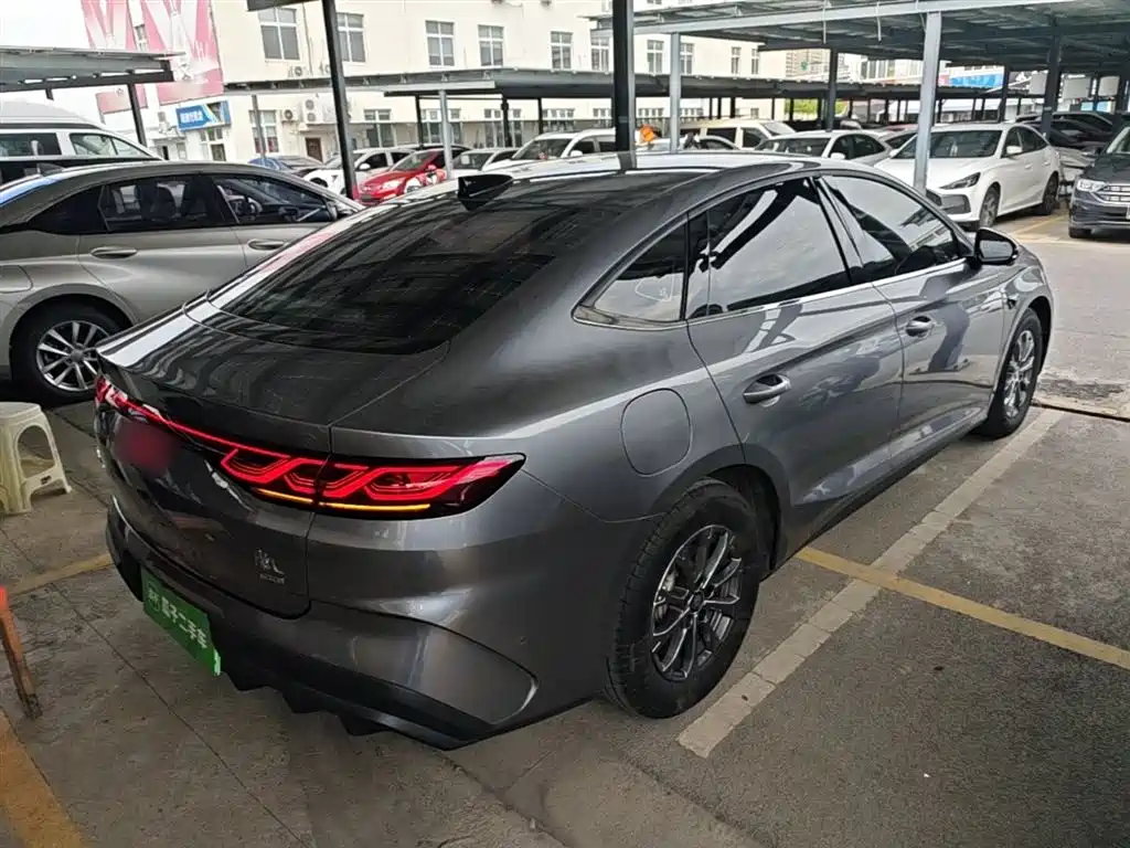 Qin L DM-i Smart Drive 80 KM Leading