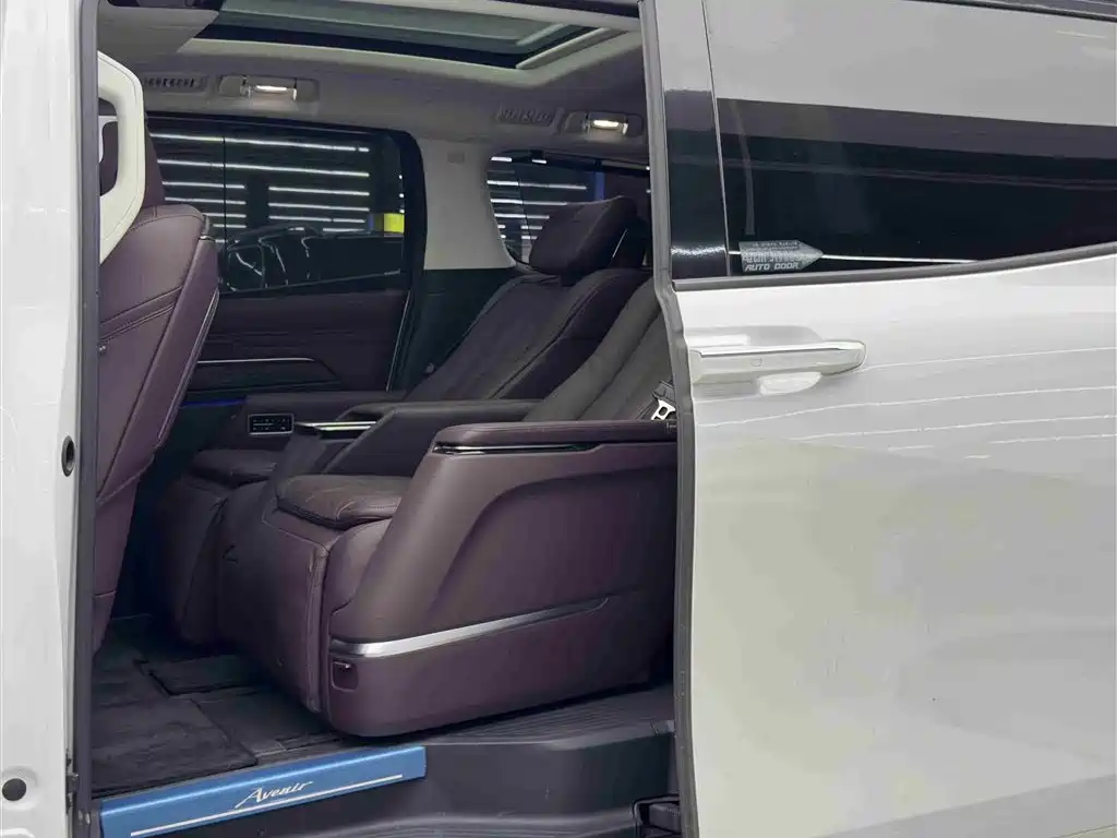 Century 2.0 T 7-seat Heritage