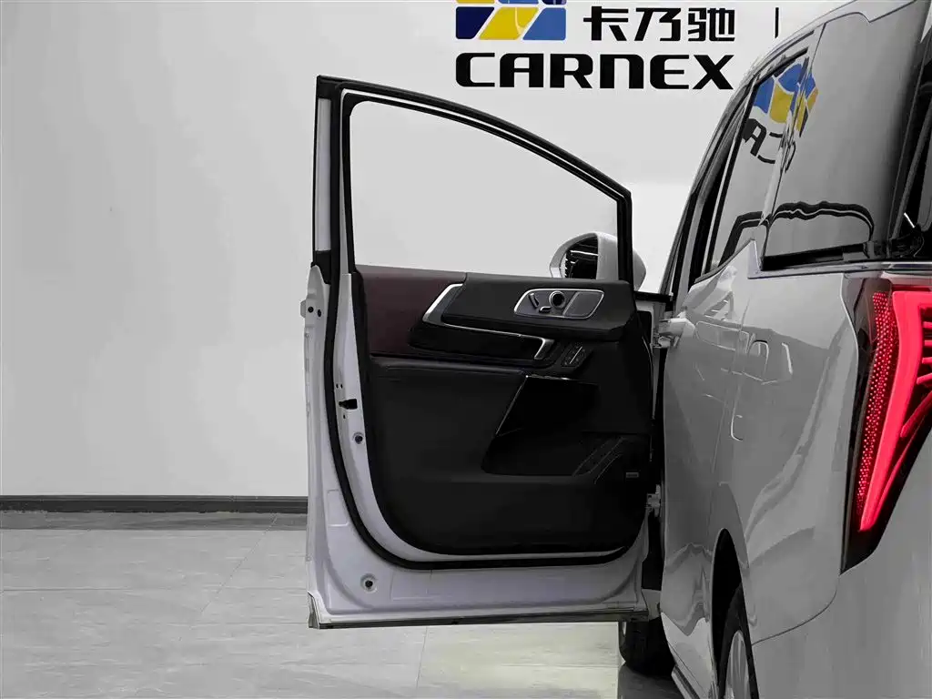 Century 2.0 T 7-seat Heritage