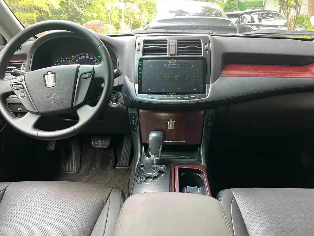 Crown 皇冠 2010款 2.5 L Royal 真皮版