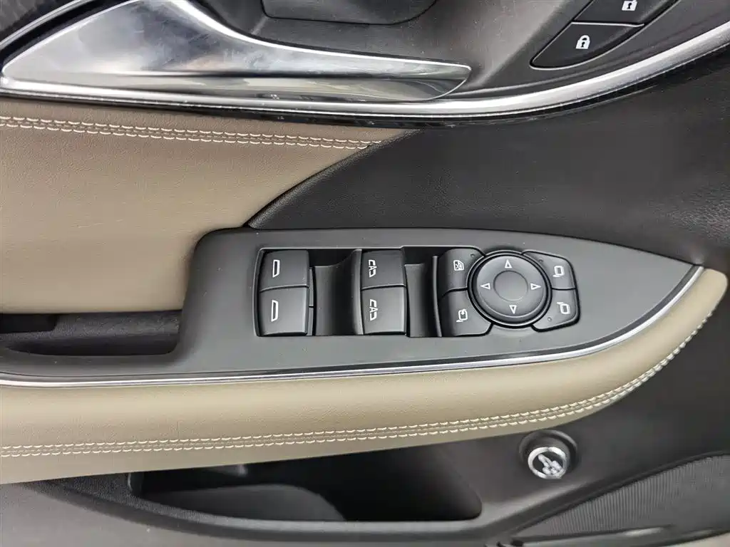 Envision Plus Envision Plus 652 T 5-seat Luxury