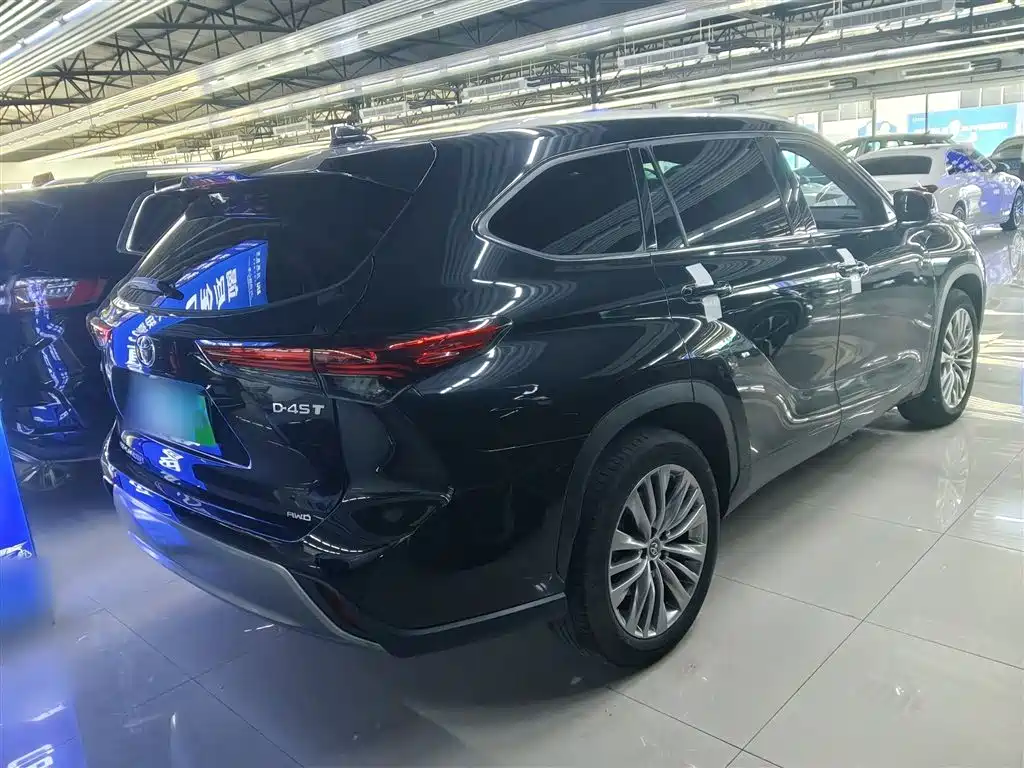 Highlander 380 T 4 WD Distinguished 7-seat