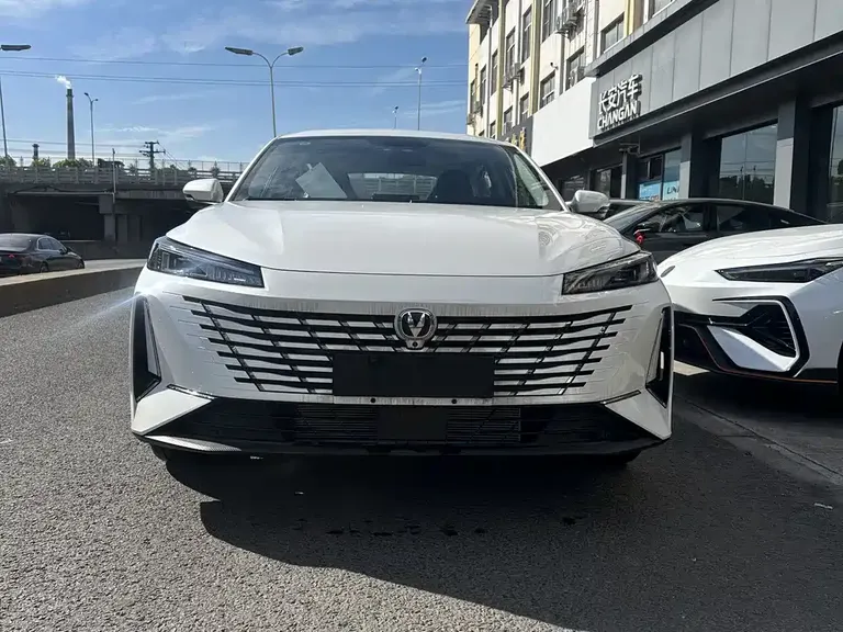 Changan Eado Blue Whale 1.5 T 500 Bar Distinguished