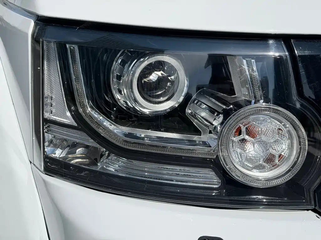 Discovery 3.0 SDV6 HSE Diesel