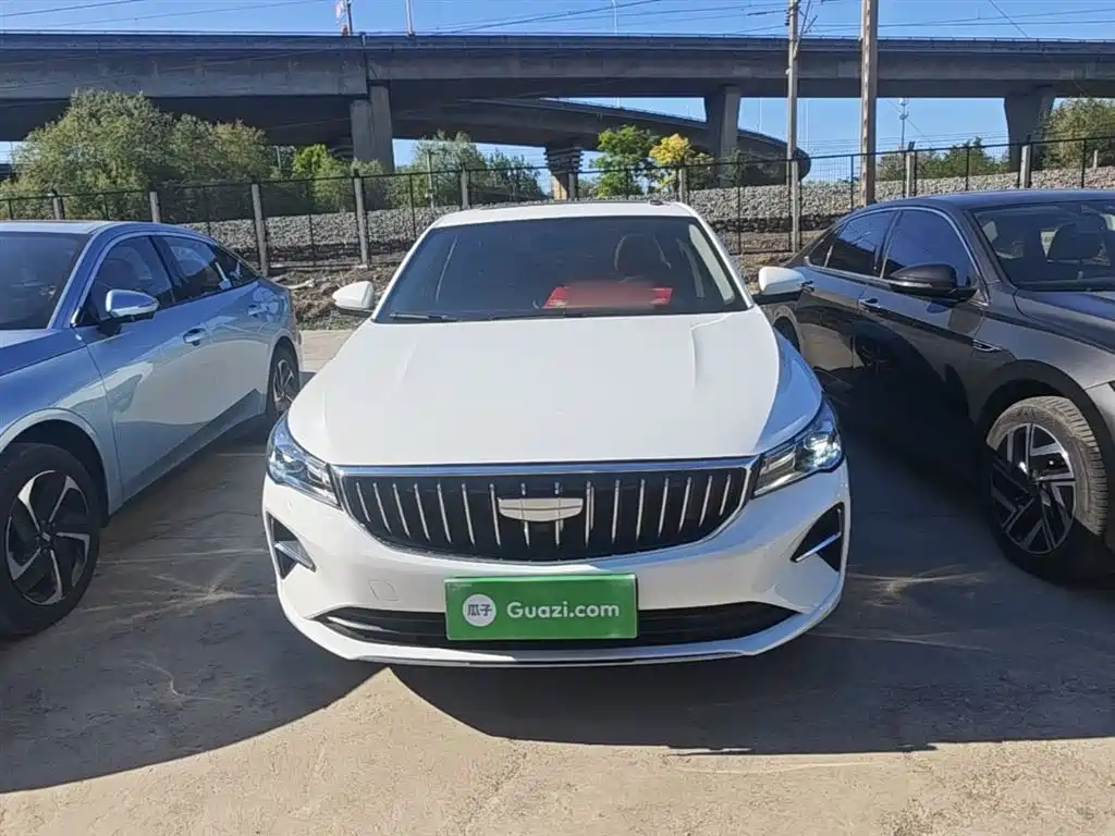 Emgrand 4 th Gen 1.5 L CVT Flagship