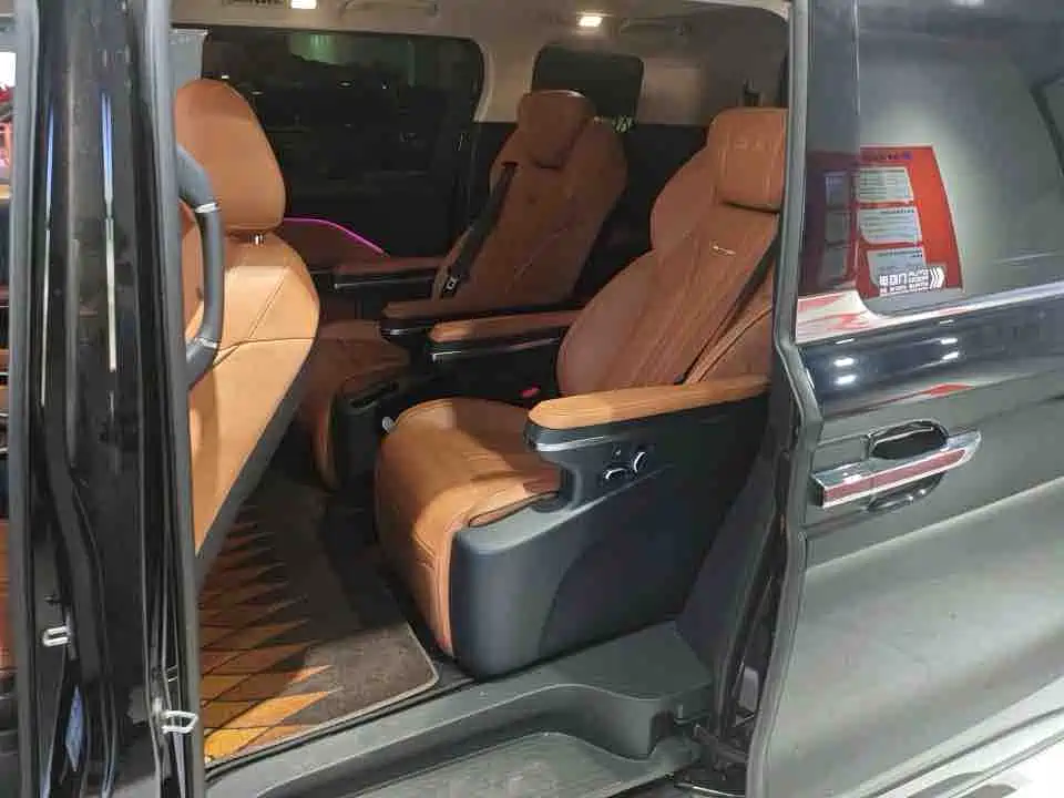 Hongqi HQ9 2.0 T Connected Flagship Enjoyment