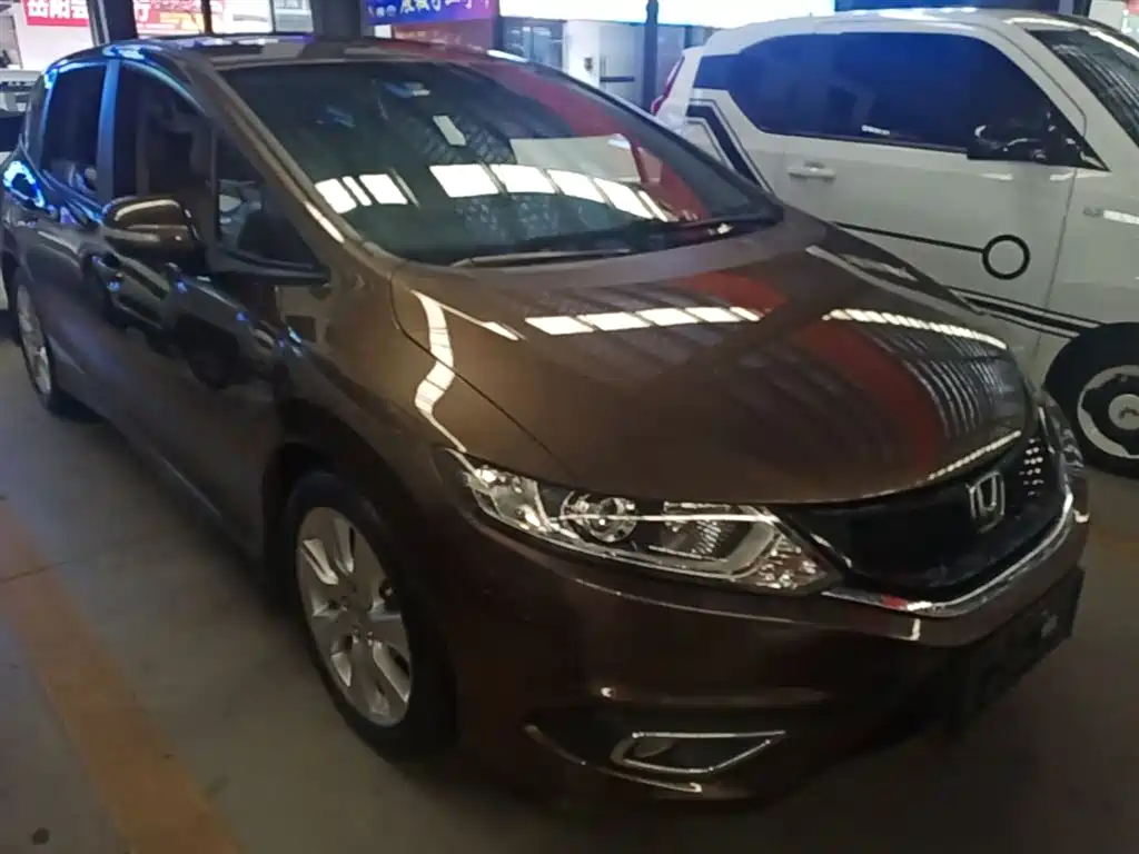 Jade 1.8 L Auto Comfort Elite 5-seat