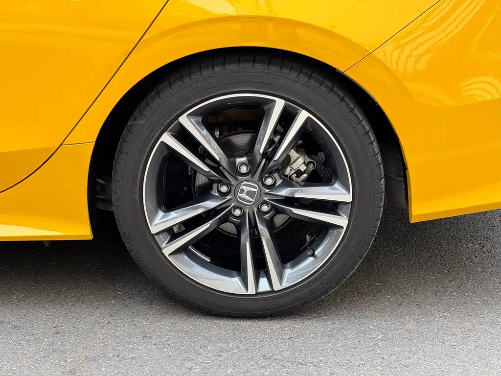 Integra 240 TURBO CVT Premium
