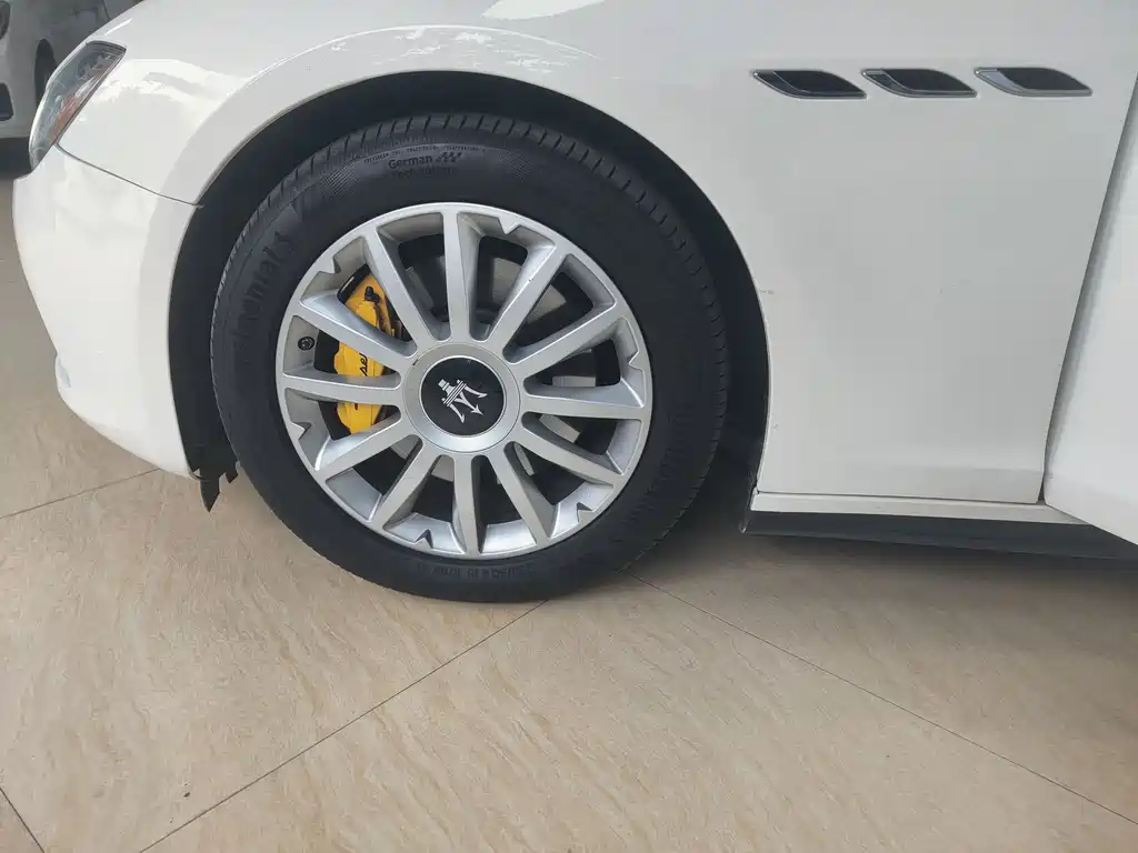 Ghibli 3.0 T Standard