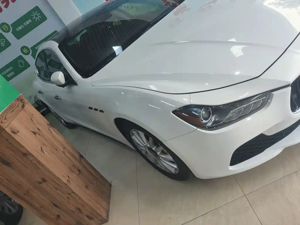 Ghibli 3.0 T Standard