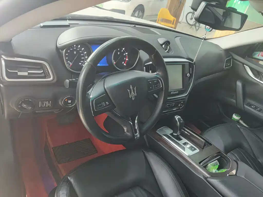 Ghibli 3.0 T Standard