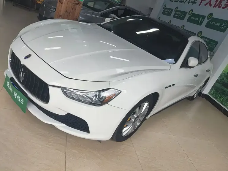 Maserati Ghibli 3.0 T Standard
