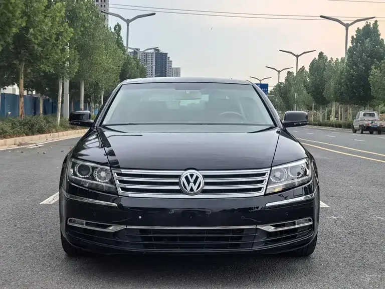Volkswagen Phaeton 3.6 L V6 5-seat Extended Business