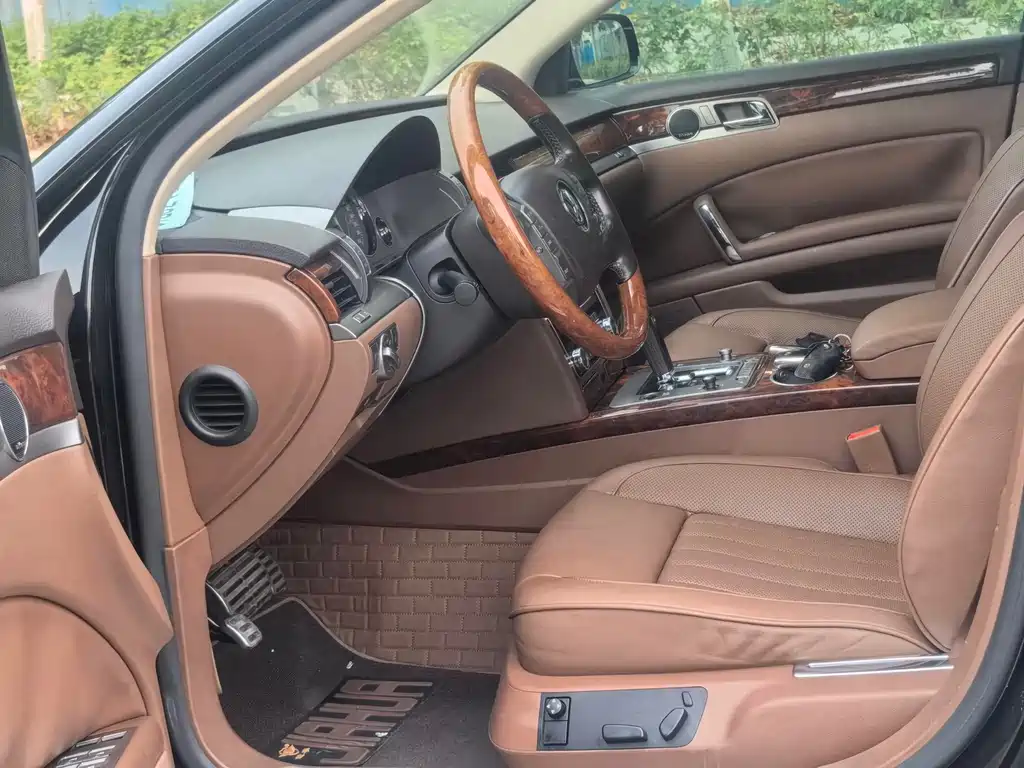 Phaeton 3.6 L V6 5-seat Extended Business