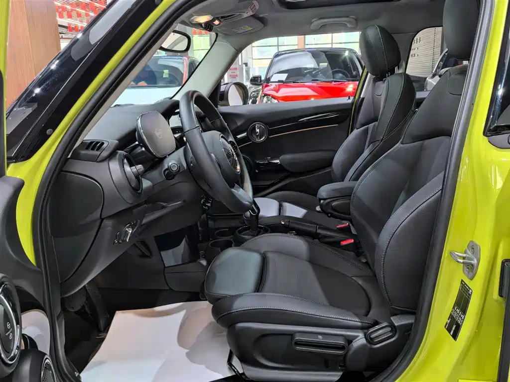 MINI Facelift 1.5 T COOPER Artist 5-door