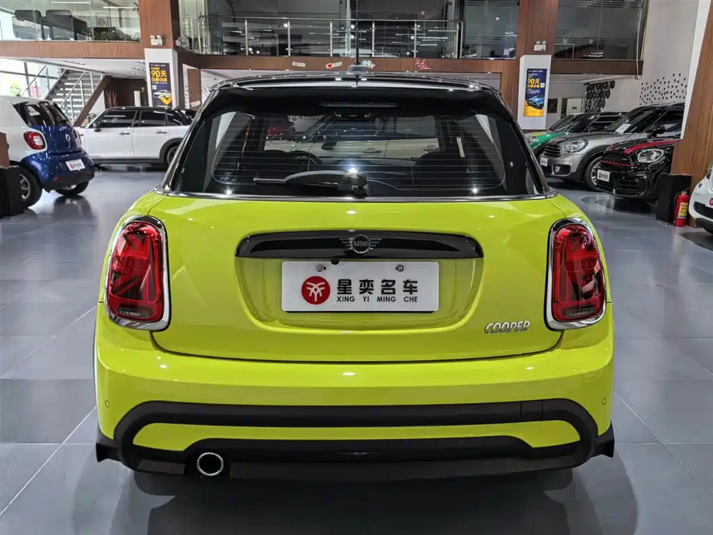 MINI Facelift 1.5 T COOPER Artist 5-door