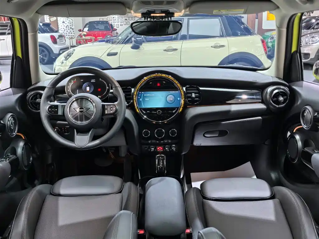 MINI Facelift 1.5 T COOPER Artist 5-door