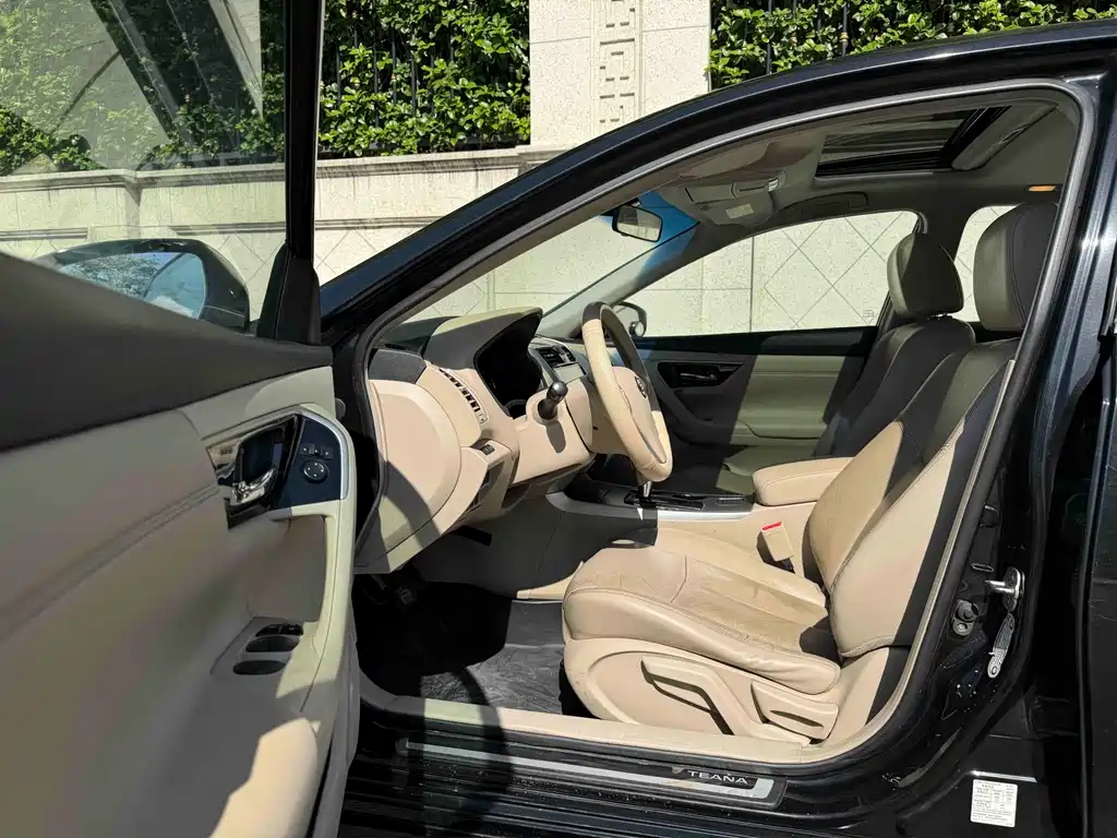 Teana 2.0 L XE Fashion