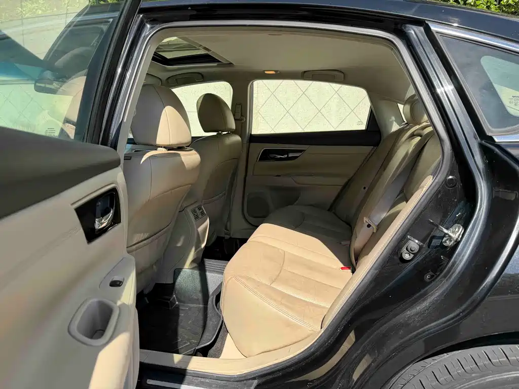 Teana 2.0 L XE Fashion