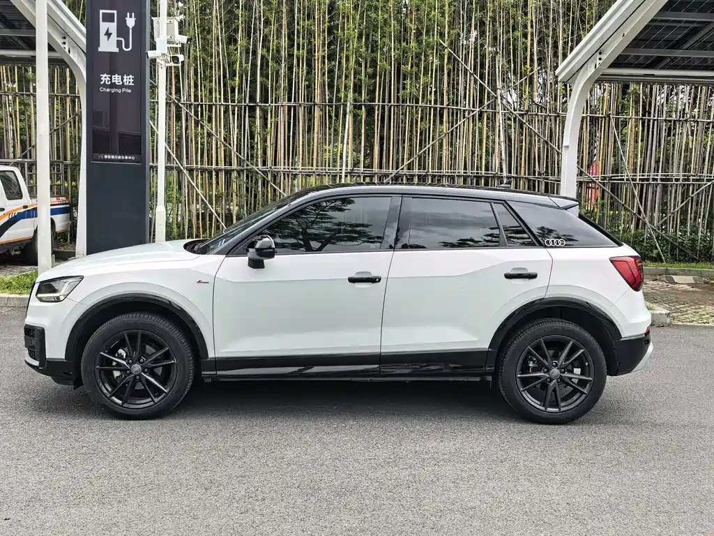 Audi Q2 L 35 TFSI Fashion Dynamic