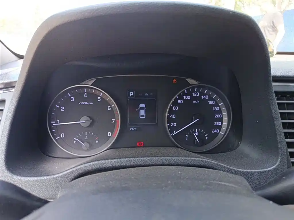 Elantra 1.6 L Auto Smart Dazzle · Elite