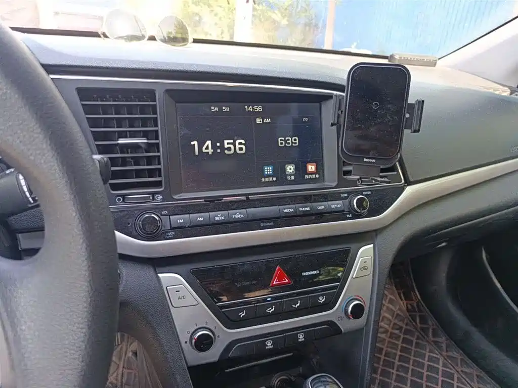 Elantra 1.6 L Auto Smart Dazzle · Elite
