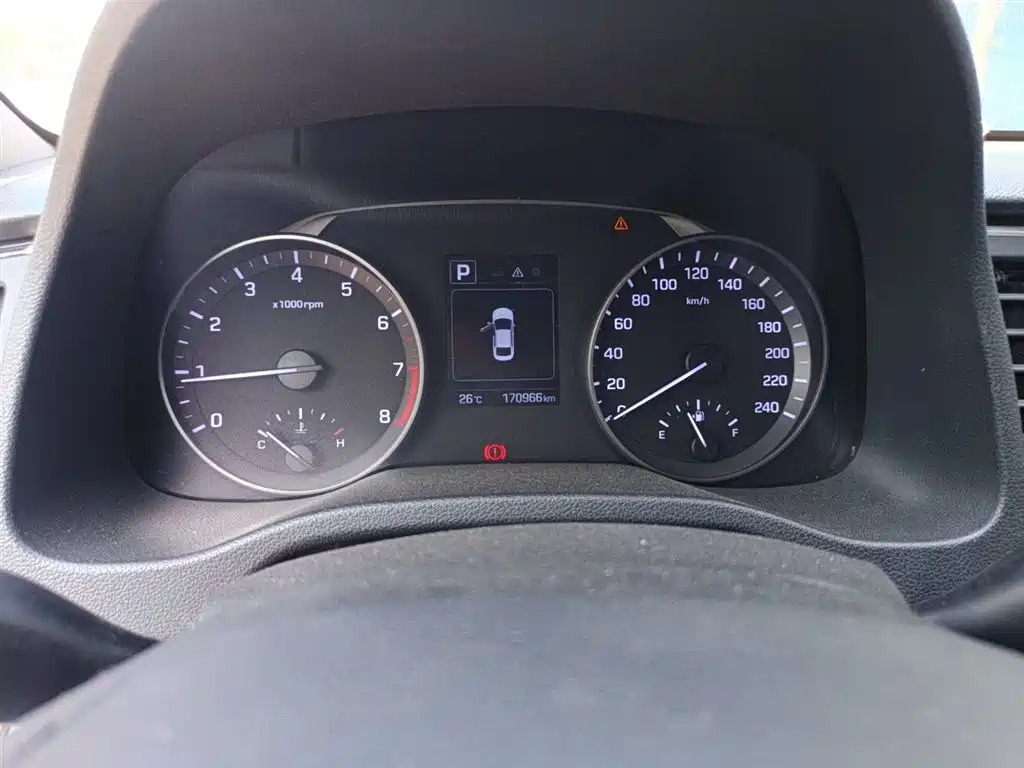 Elantra 1.6 L Auto Smart Dazzle · Elite