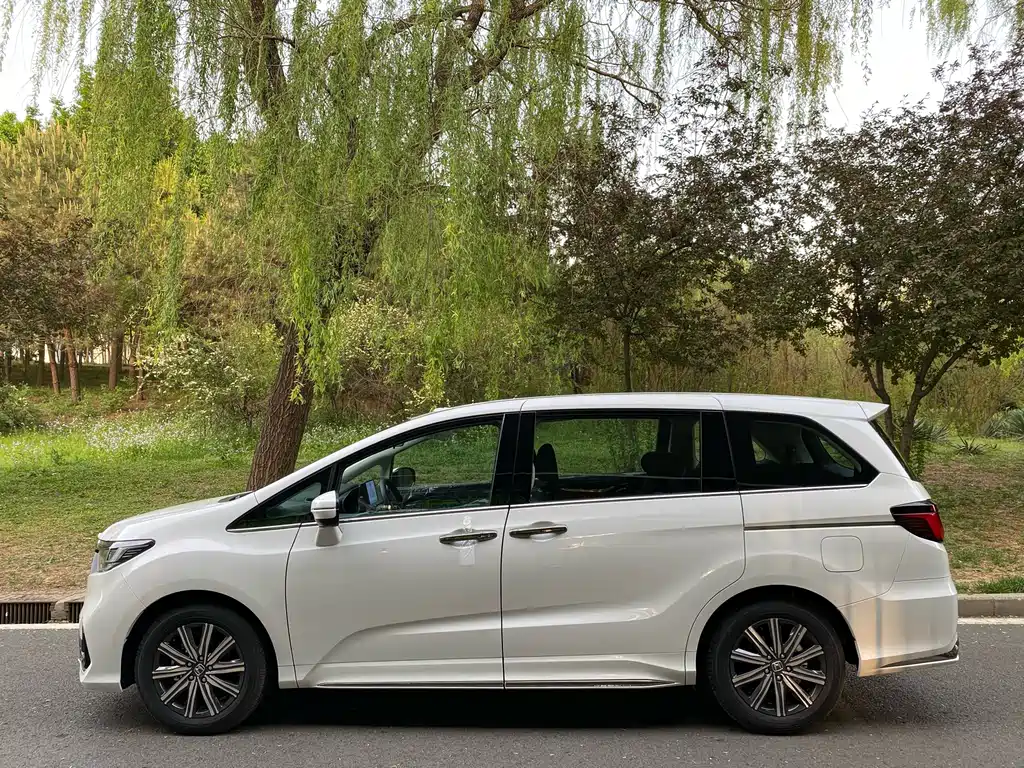 Odyssey 2.0 L e:HEV Sharp· Joy