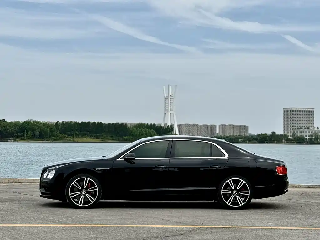 Flying Spur 4.0 T V8 S Standard