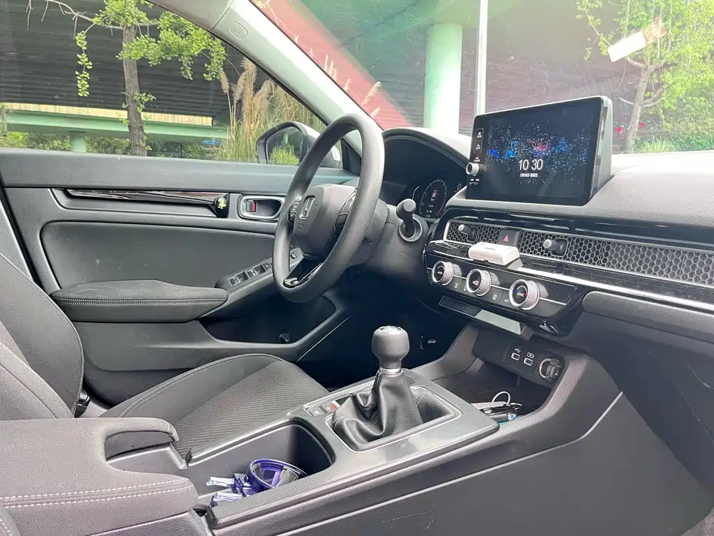 Integra 240 TURBO Manual Exclusive