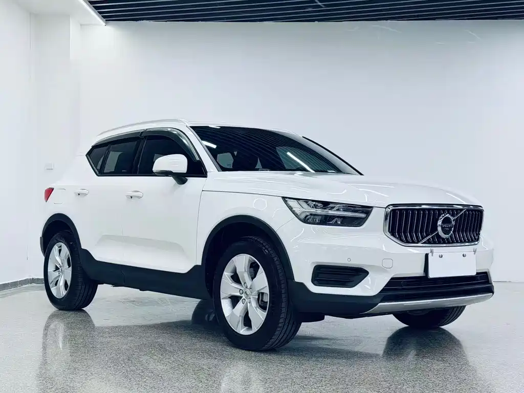Volvo XC40 T4 4 WD Smart Travel Fashion