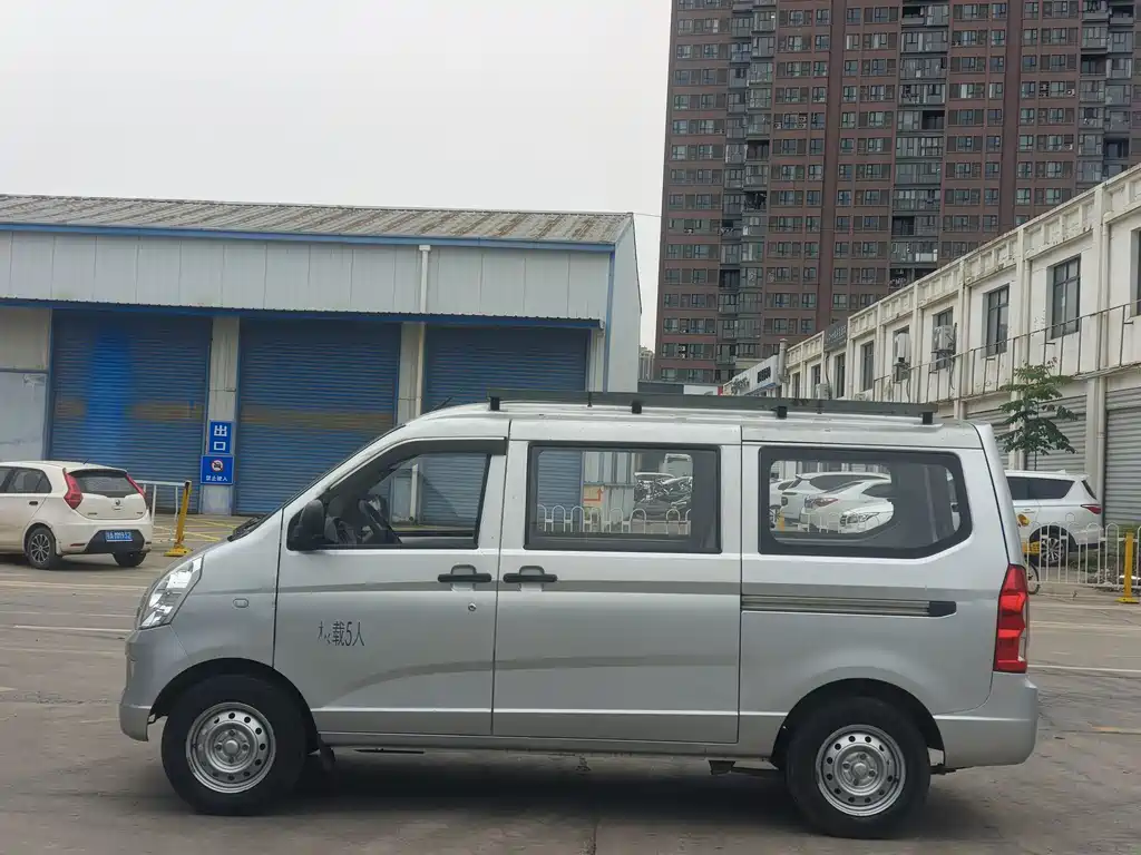 Wuling Rongguang S 1.2 L Standard AC 5-seatLSI