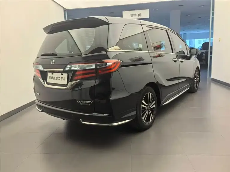 Honda Odyssey 2.0 L Sharp· Smart Enjoyment