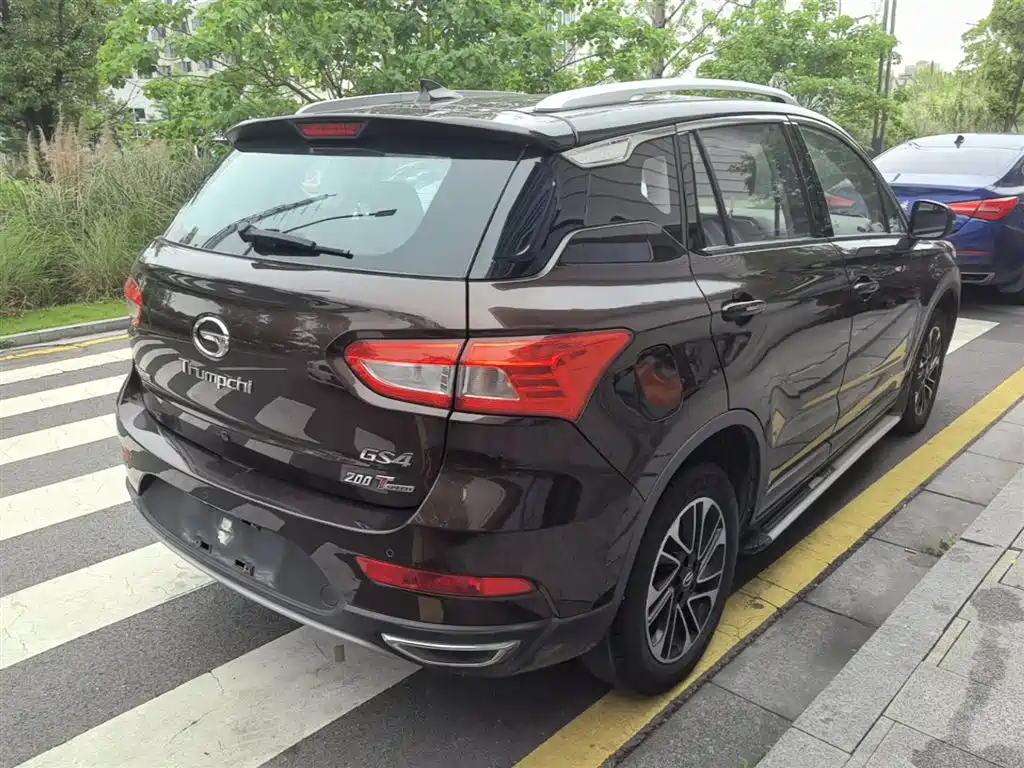 GAC Trumpchi GS4 200 T G-DCT Elite