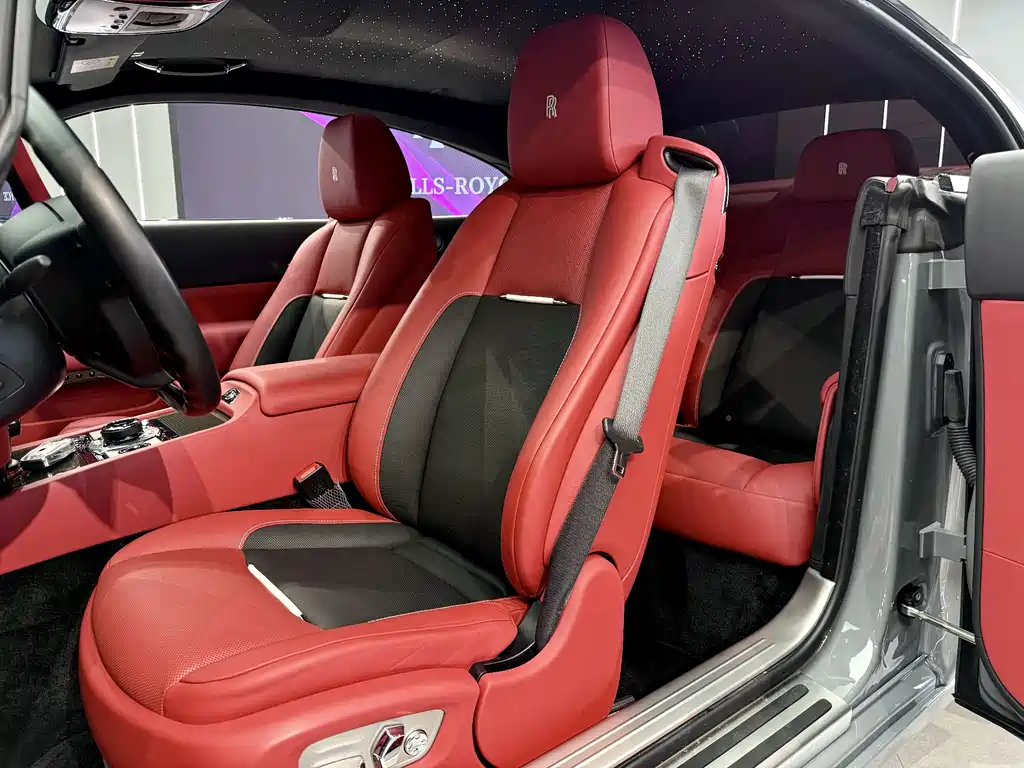 Wraith 6.6 T Black Badge