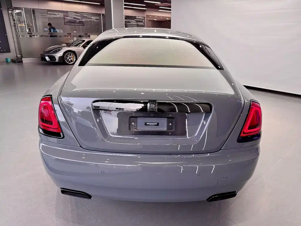 Wraith 6.6 T Black Badge
