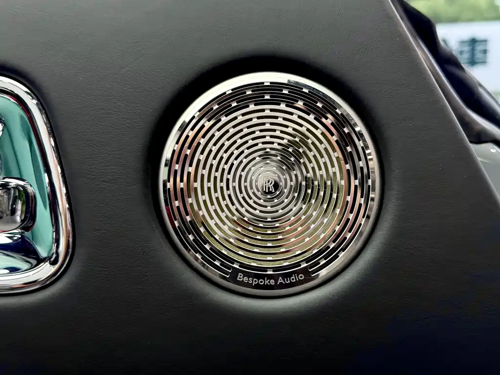 Wraith 6.6 T Black Badge