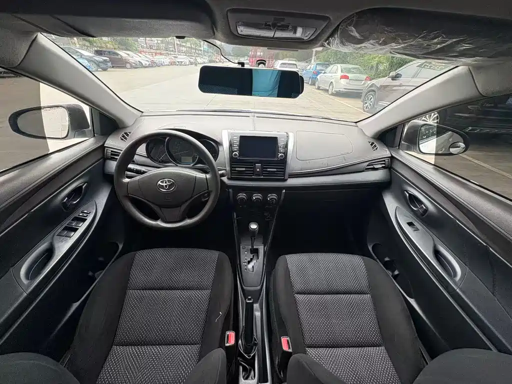 Vios 1.5 L Auto Smart Premium Stellar