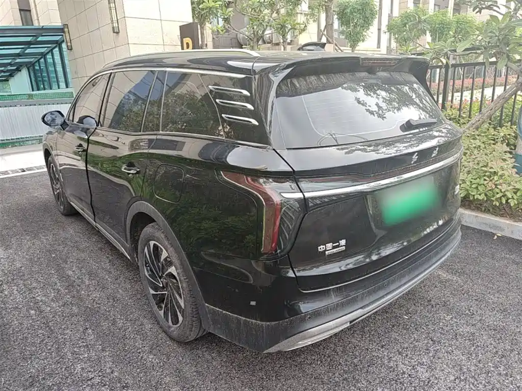 Hongqi HS7 PHEV 2.0 T PHEV 4 WD Flagship Smooth 6-seat